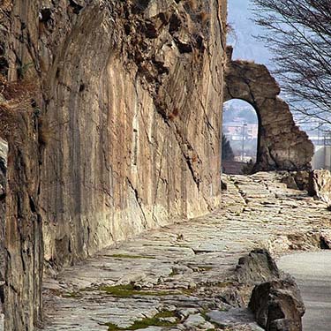 Le strade dell'Impero romano. argomento di storia per il I anno della Scuola Secondaria di I grado a cura della Prof.ssa Gabriella Rizzo | Homework & Muffin