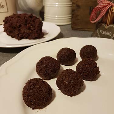 Polpette al cioccolato e arancia, merenda dolce per gli alunni della Scuola Secondaria di I grado a cura di Gabriella Rizzo | Homework & Muffin