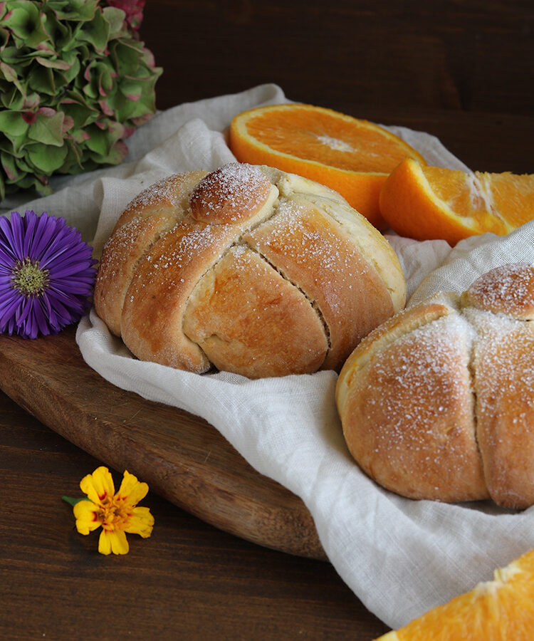 Pan de Muertos, ricetta del dolce messicano legato alla celebrazione del Dia de los muertos, a cura di Gabriella Rizzo | Homework & Muffin